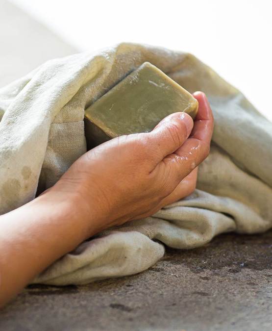 Compre lo auténtico Duo de Savons détachants au Bicarbonate de soude et Terre de Sommières