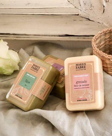 Acheter le/la vrai(e) Savonnette parfumée à la Figue 250g, sans huile de palme