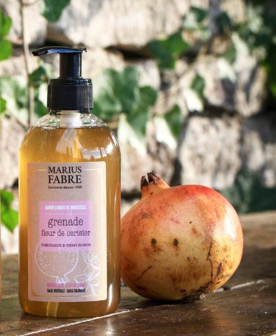 Acheter l'authentique Savon liquide de Marseille Fleur de cerisier et Grenade 400ml