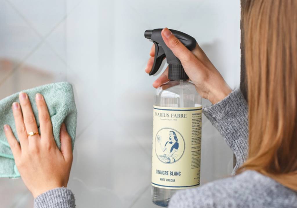 Le vinaigre blanc pour nettoyer vos vitres !