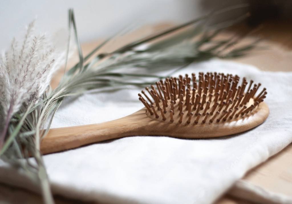 Comment nettoyer sa brosse à cheveux au bicarbonate de soude ?
