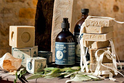 Quelle est la différence entre le savon de Marseille et le savon noir ?