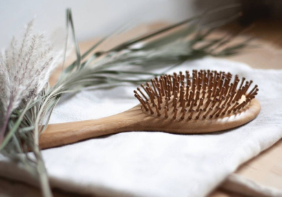 Comment nettoyer sa brosse à cheveux au bicarbonate de soude ?