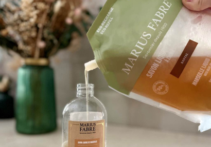 L’éco-recharge 1L : Un nouveau geste simple pour réduire le plastique